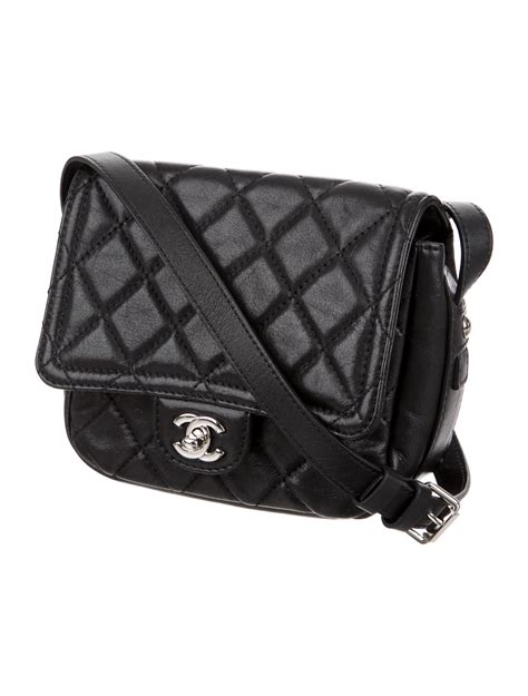 chanel quilted messenger bag